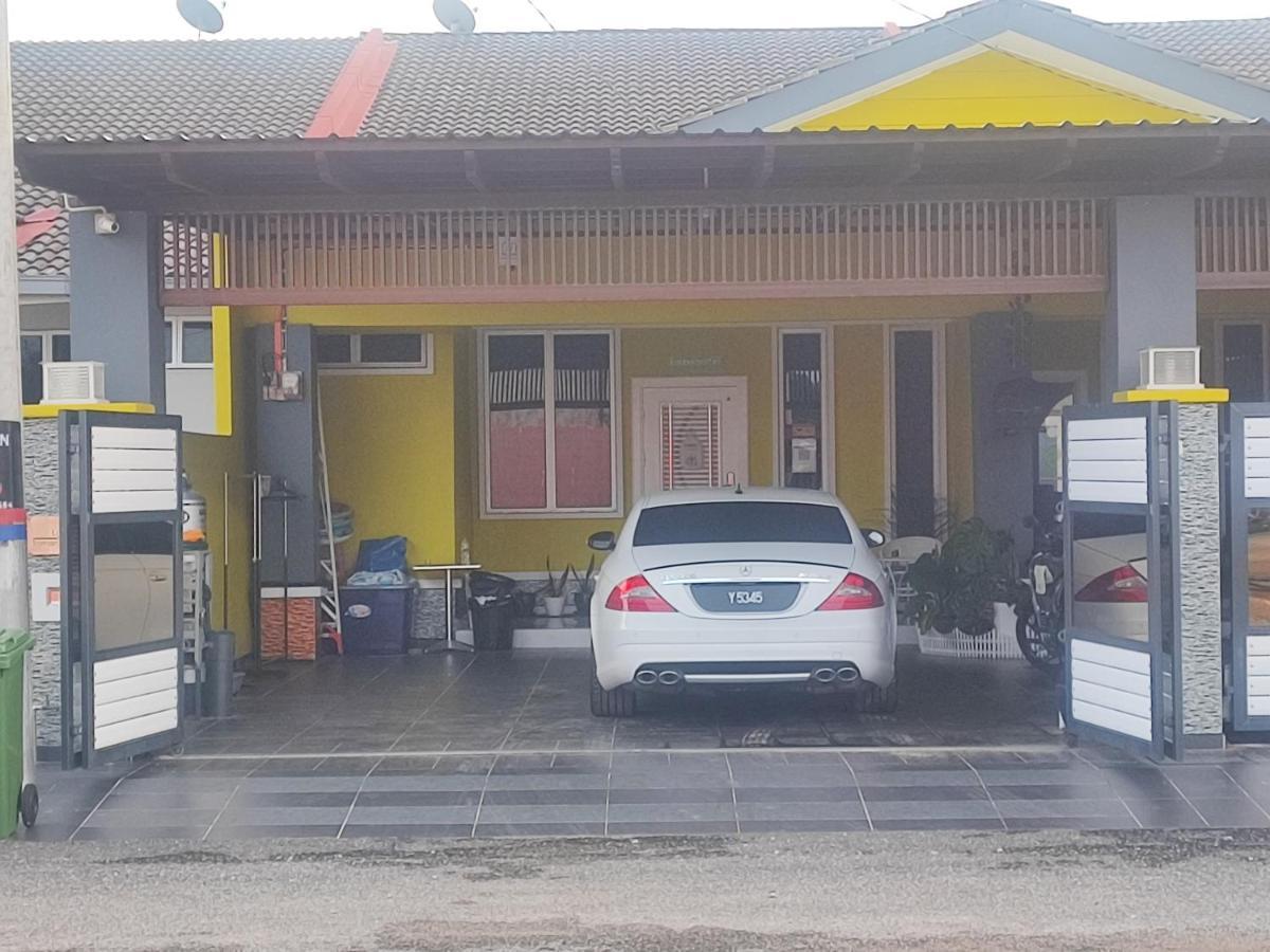 Auranad Guest House Tanah Merah Wifi-Netflix Exterior foto